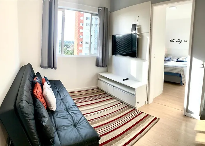 505 - Apartamento Lindo, Amplo E Decorado, Mobiliario Moderno, Cozinha Completa Com Utensilios , Excelente Vista Da Cidade E Localizacao Privelegiada No Bairro Bigorrilho Proximo De Shopping E Parques